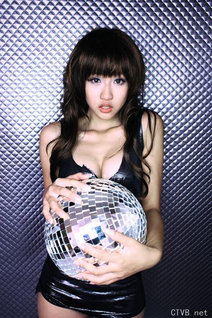 性感内衣 - 性感丰满的漂亮mm火辣写真 - 11.jpg