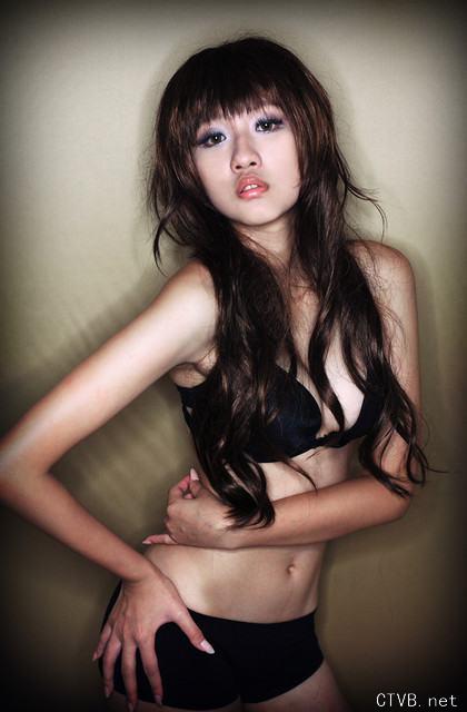 性感内衣 - 性感丰满的漂亮mm火辣写真 - 20.jpg