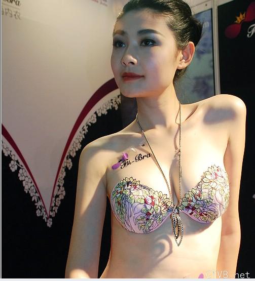 性感内衣 - 国际内衣时尚节上的美女模特 - 3.jpg