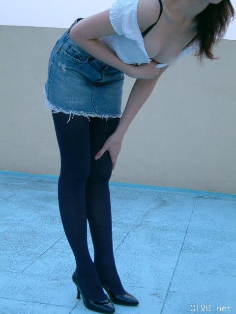 美腿丝袜 - 我只说脱丝袜，她把内裤也脱了 - 1.jpg