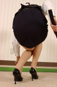 美腿丝袜 - 美女穿肉丝教你打高尔夫 - 14.jpg