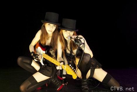 美腿丝袜 - 狂野的摇滚女孩 - 4.jpg