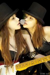 美腿丝袜 - 狂野的摇滚女孩 - 3.jpg