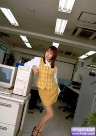 美腿丝袜 - 银行女的肉丝 - 2.jpg