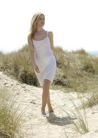 美腿丝袜 - 沙漠中的肉色丝袜 - 1.jpg