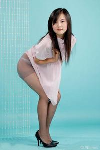 美腿丝袜 - 性感粉短裙女郎的灰丝黑高 - 7.jpg