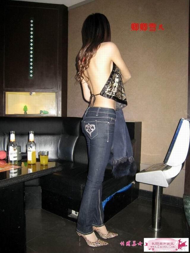 美腿丝袜 - KTV里卿卿雪儿肚兜高跟白丝美腿之二 - 8.jpg