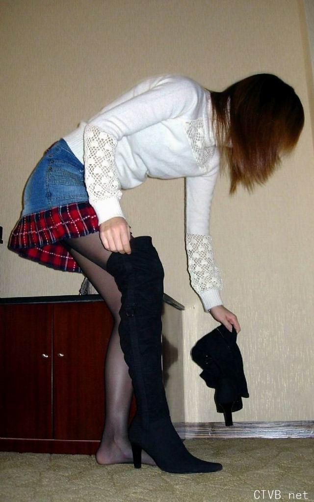 美腿丝袜 - 美女宾馆穿黑丝，黑靴 - 9.jpg