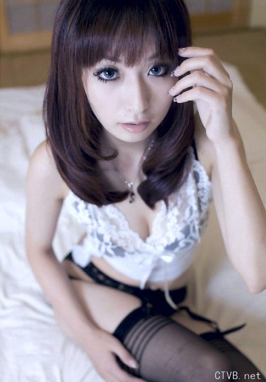 美腿丝袜 - 大乳美女蕾丝袜的诱惑写真 - 1.jpg