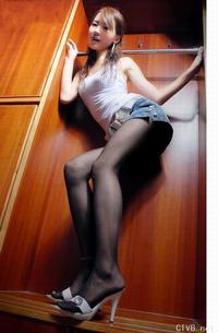 美腿丝袜 - 纤细的身材与美腿 - 2.jpg