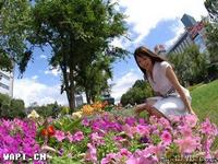 花园里的清纯女孩-b76.JPG