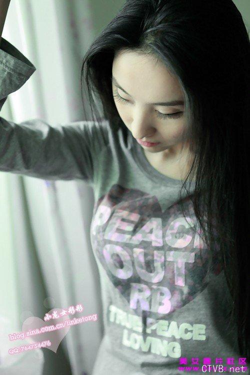林柯彤唯美性感生活照清纯冷艳-c2b.jpg