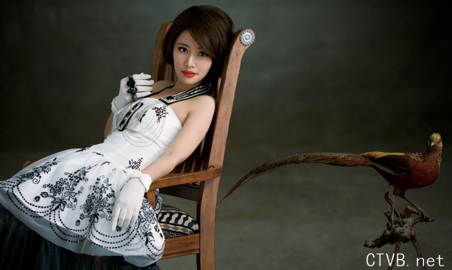 林心如青春靓丽复古大片 高贵优雅-b0d.jpg