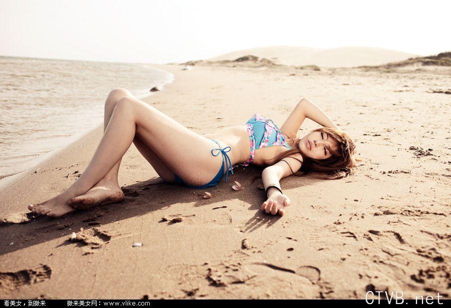 慕慕缪斯性感沙滩写真-e5f.jpg