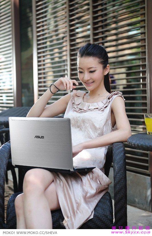 气质广告美女温雯为某电脑做展示-137.jpg