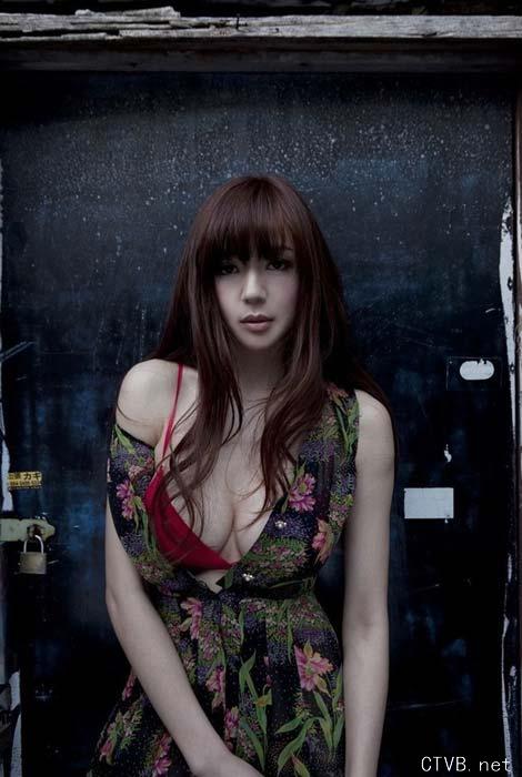 周韦彤日本写真尺度再升级[24P]-03e.jpg
