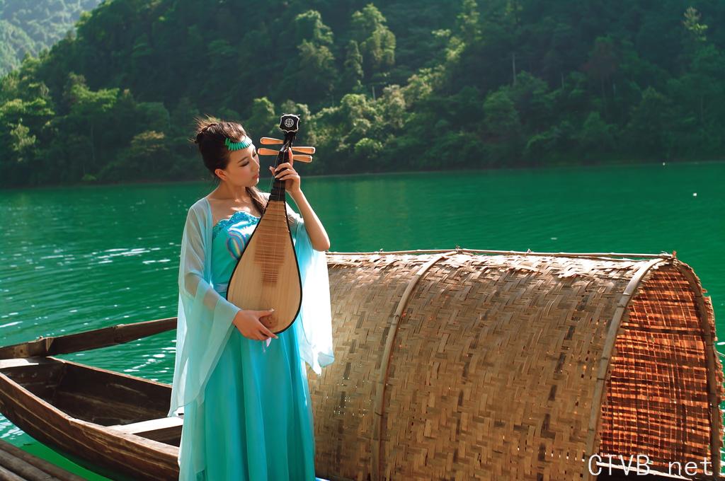 东江上的古装美女【10P】-2b6.jpg