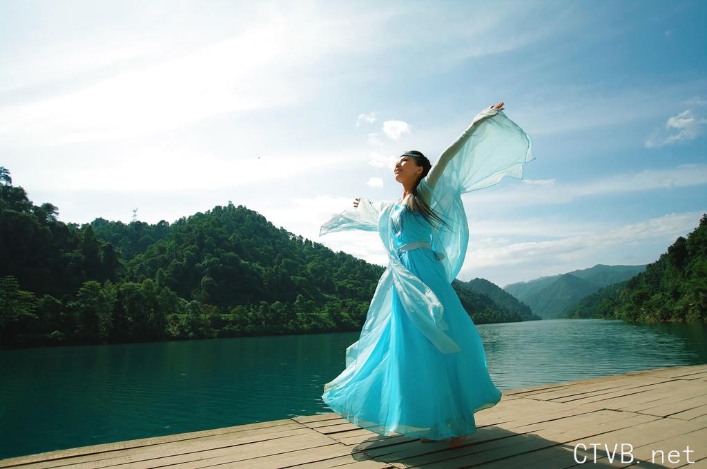 东江上的古装美女【10P】-6a2.jpg