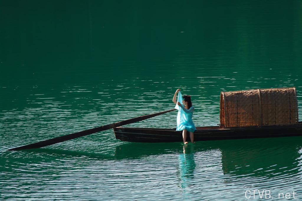 东江上的古装美女【10P】-95b.jpg