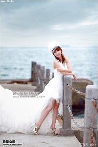 海岸边的嫩白美腿女人 白色婚纱-678.jpg