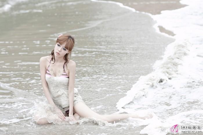 淡淡的记忆 海边玩耍的女孩-de3.jpg