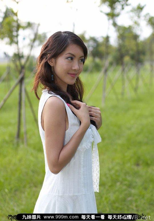 户外写真的气质美女 公园-cd5.jpg