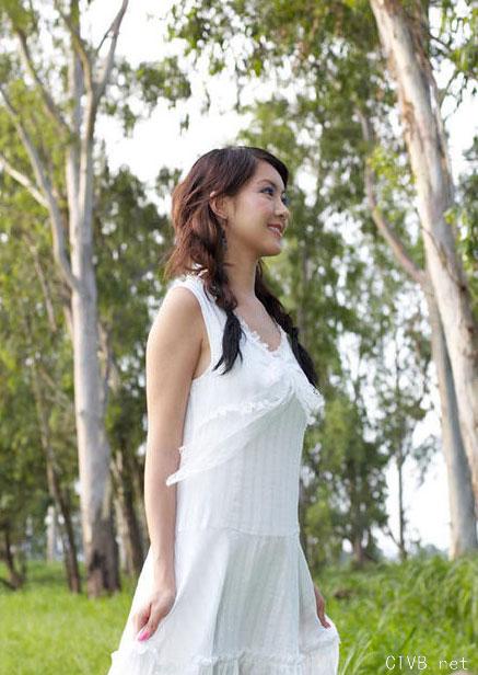 户外写真的气质美女 公园-af1.jpg