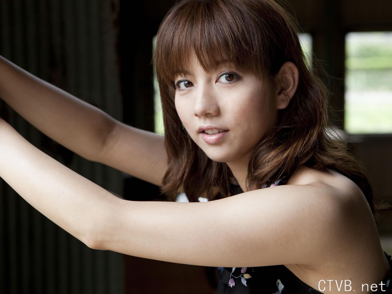 高清无水印美女壁纸上千套9000张 - 3.jpg