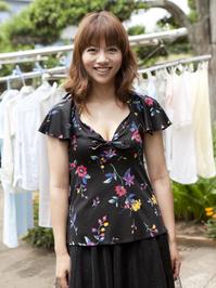 高清无水印美女壁纸上千套9000张 - 1.jpg