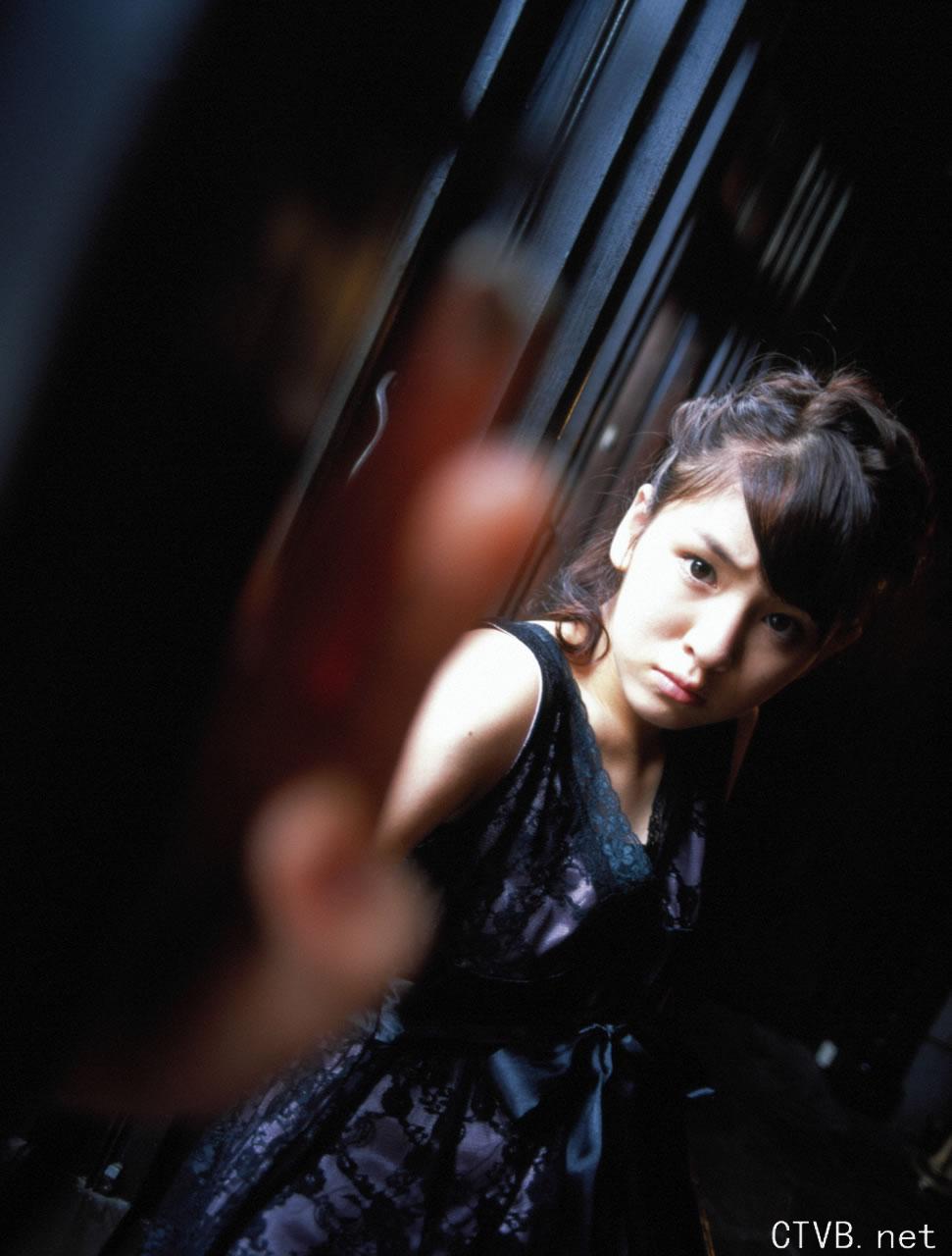 高清无水印美女壁纸上千套9000张 - 1.jpg