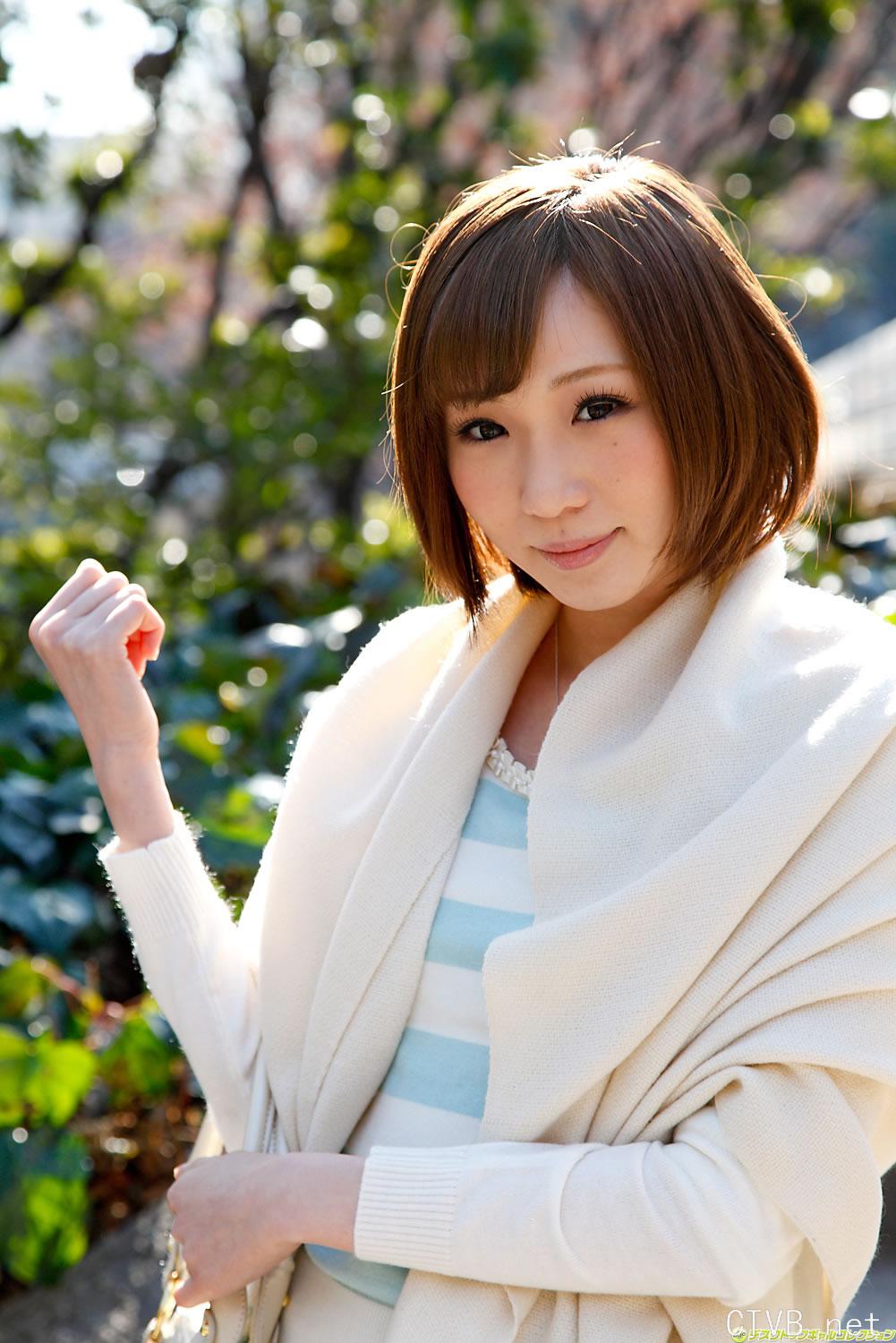 高清无水印美女壁纸上千套9000张 - 1.jpg