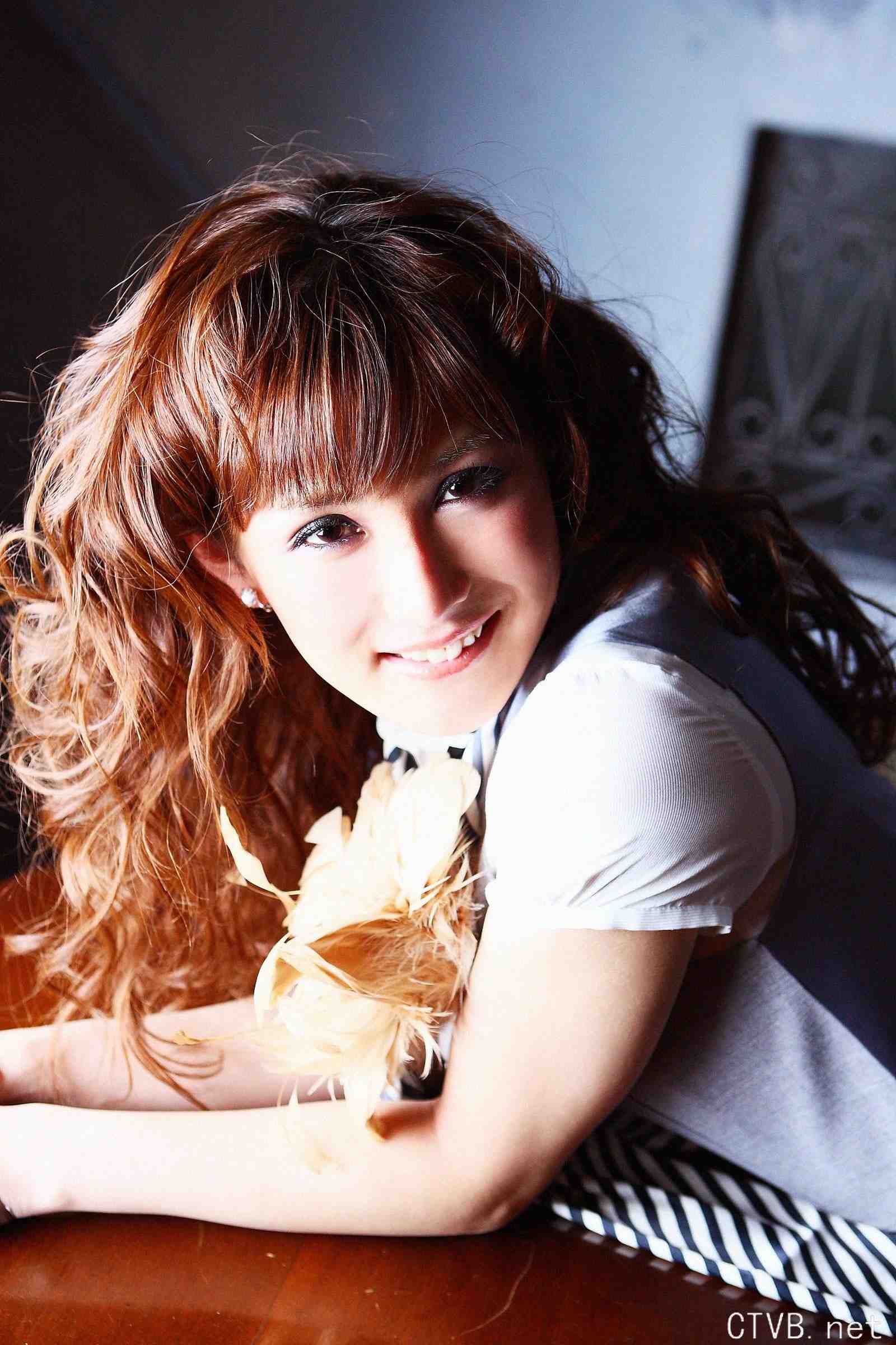 高清无水印美女壁纸上千套9000张 - 5.jpg