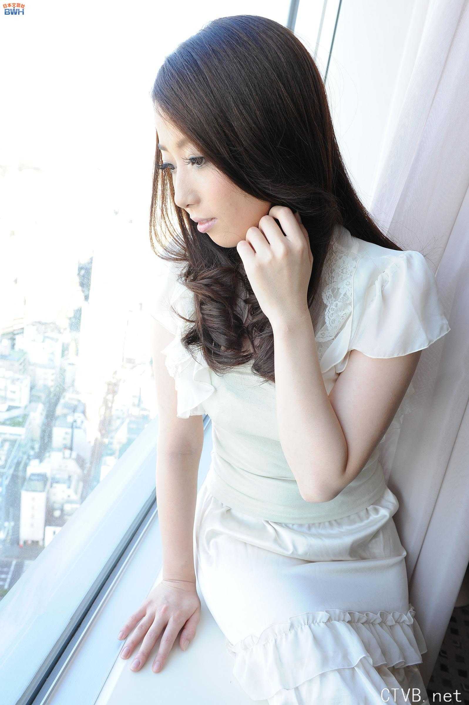 高清无水印美女壁纸上千套9000张 - 1.jpg