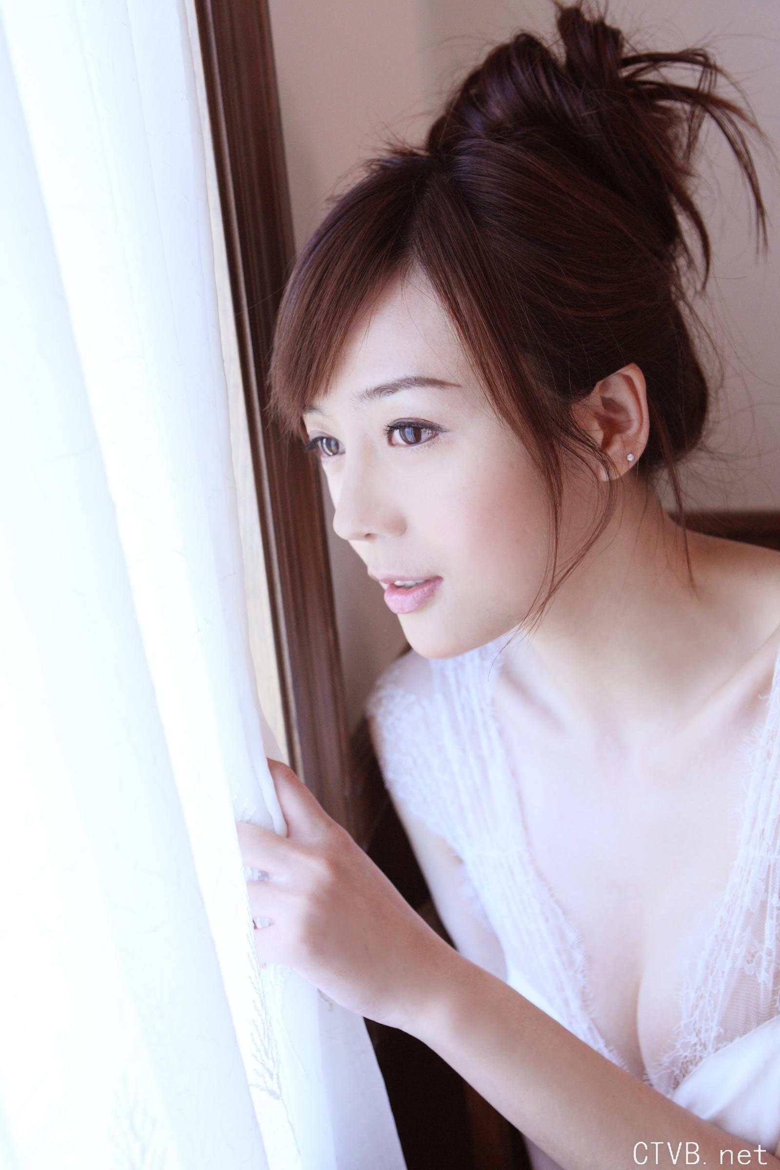 高清无水印美女壁纸上千套9000张 - 1.jpg