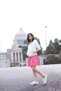 高清无水印美女壁纸上千套9000张 - 1.jpg