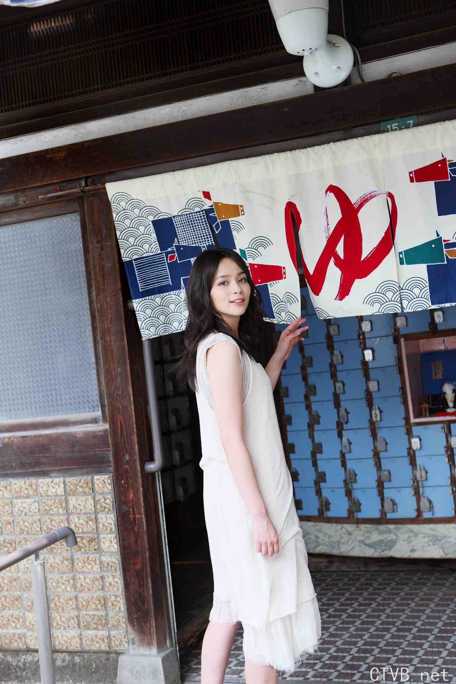 高清无水印美女壁纸上千套9000张 - 13.jpg