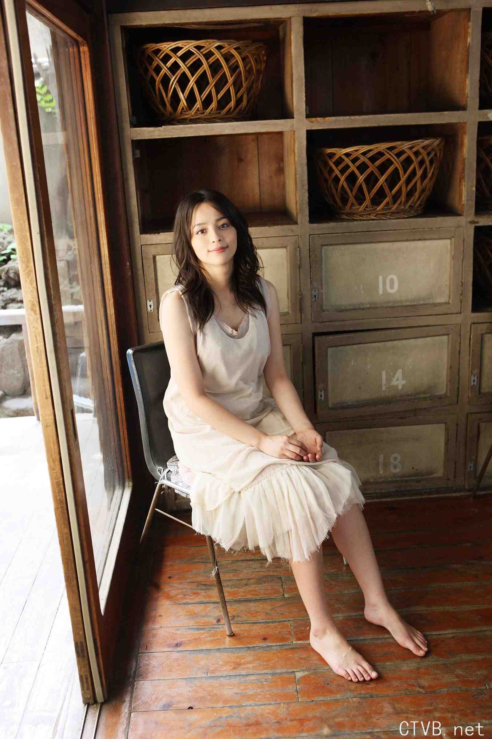 高清无水印美女壁纸上千套9000张 - 9.jpg