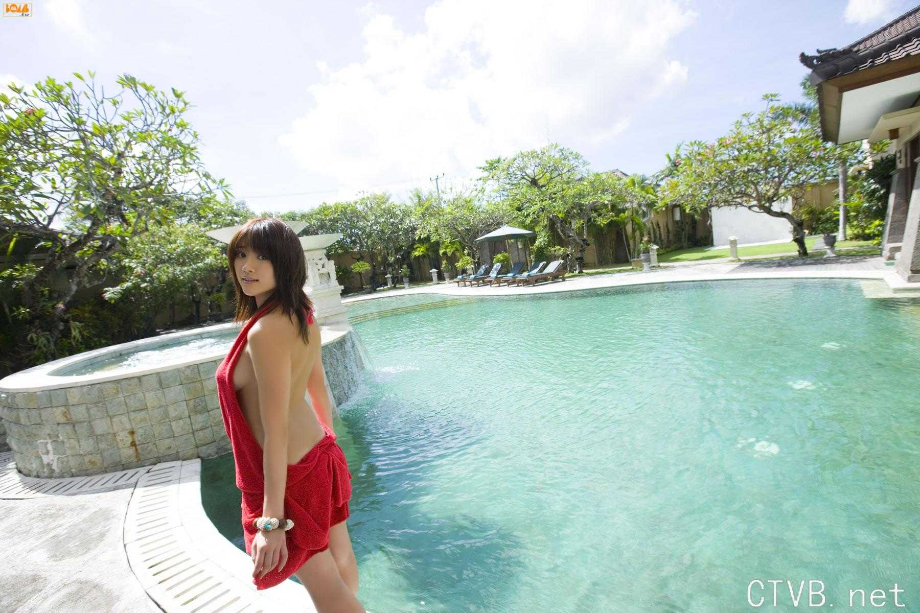 高清无水印美女壁纸上千套9000张 - 1.jpg