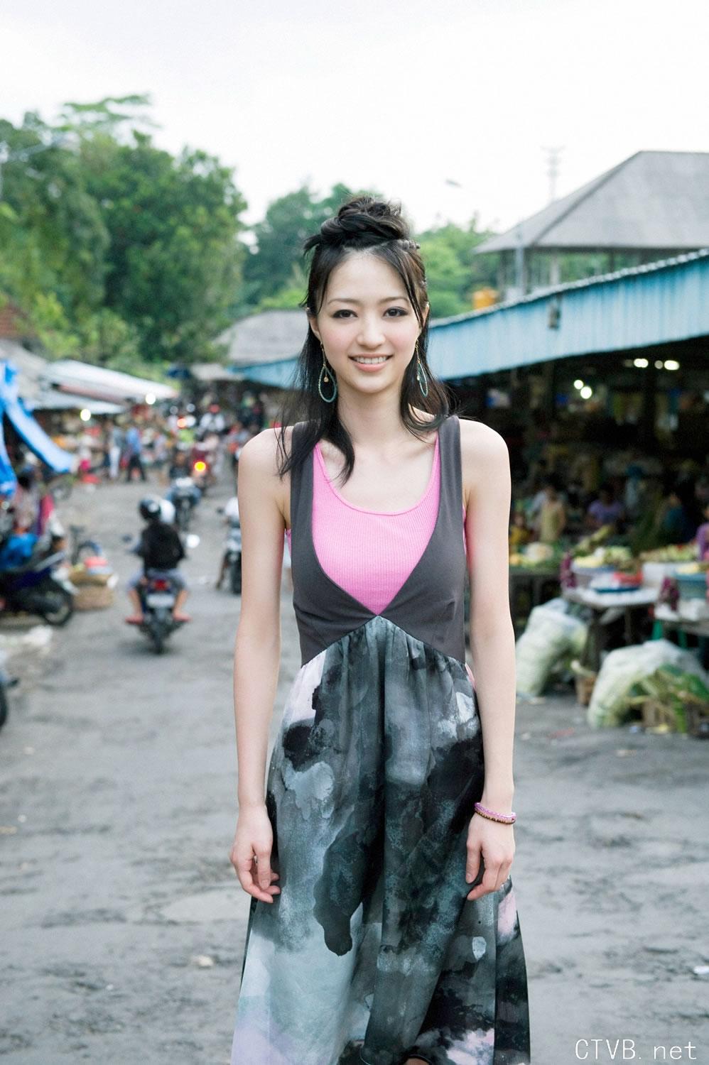 高清无水印美女壁纸上千套9000张 - 2.jpg