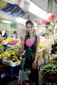 高清无水印美女壁纸上千套9000张 - 1.jpg