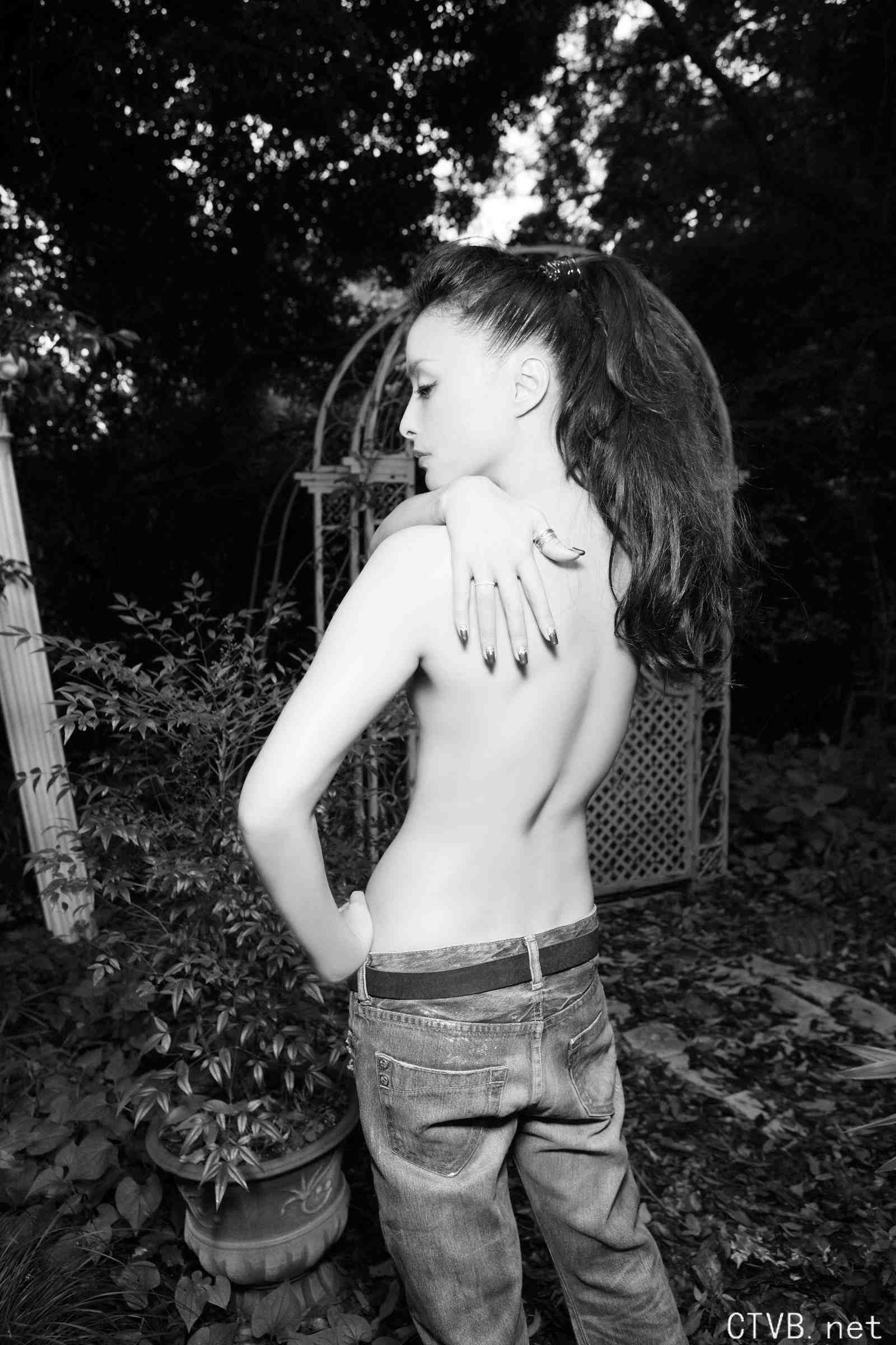 高清无水印美女壁纸上千套9000张 - 24.jpg