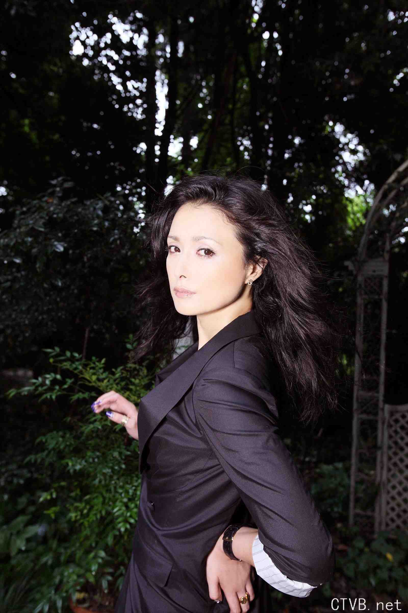 高清无水印美女壁纸上千套9000张 - 12.jpg