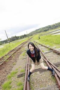 高清无水印美女壁纸上千套9000张 - 1.jpg