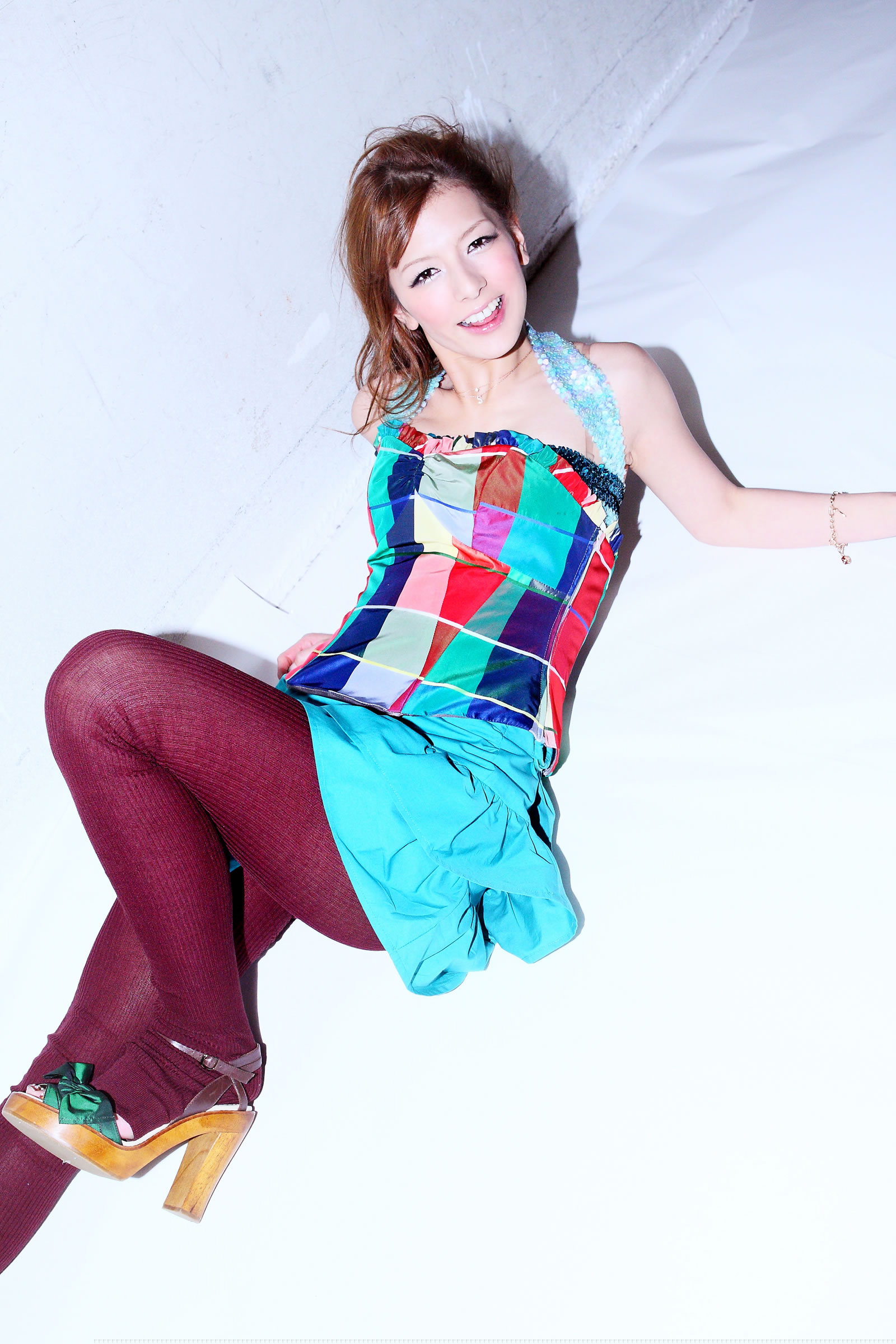 高清无水印美女壁纸上千套9000张 - 3.jpg