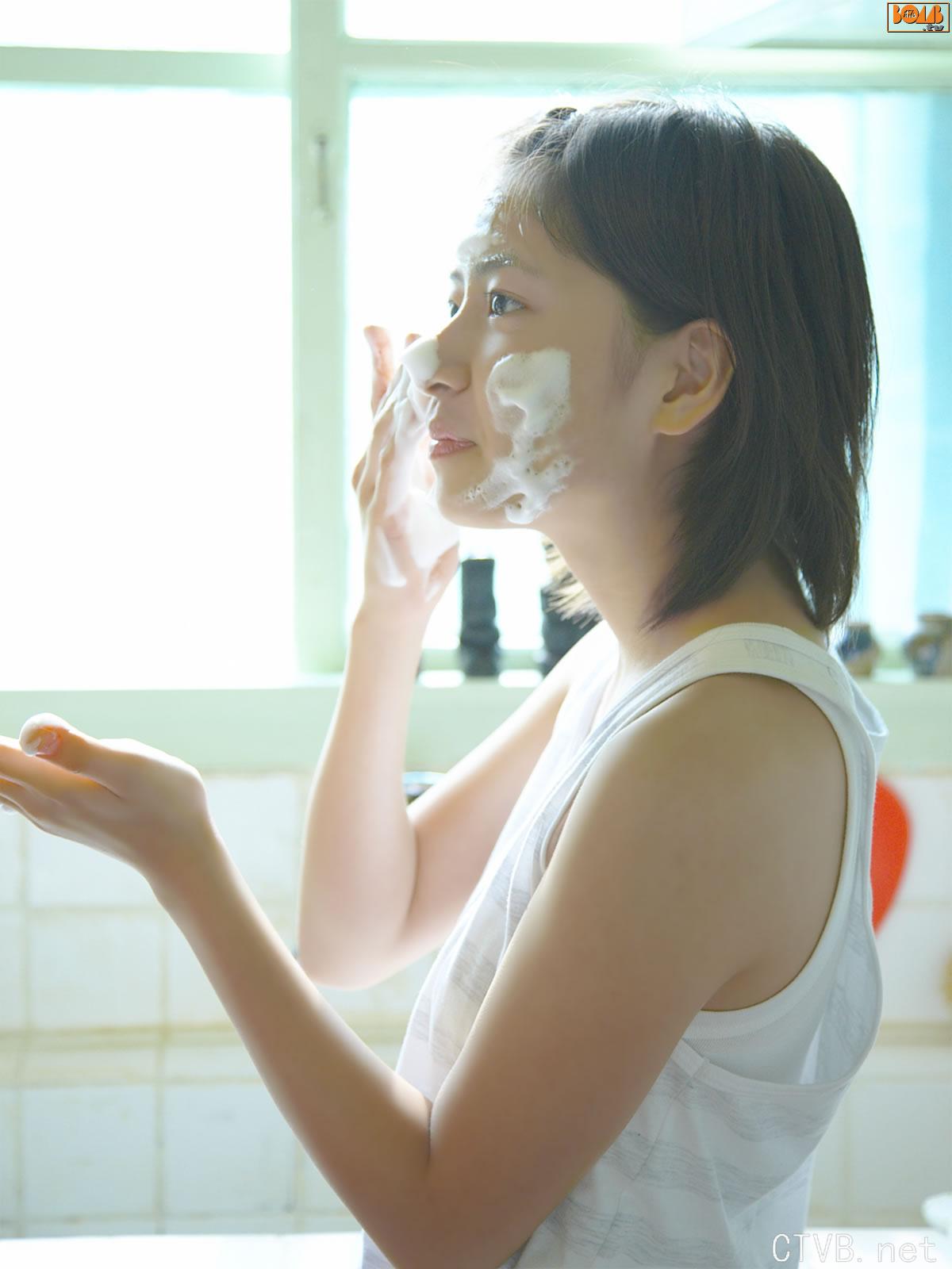 高清无水印美女壁纸上千套9000张 - 1.jpg