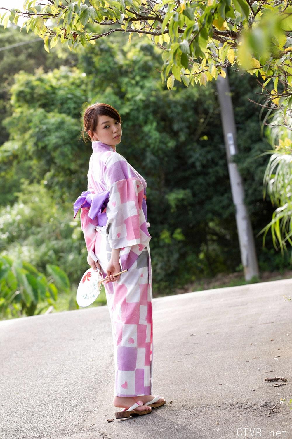 高清无水印美女壁纸上千套9000张 - 2.jpg