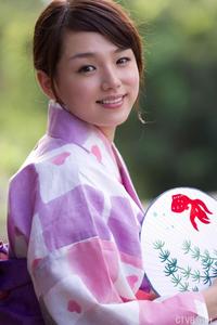 高清无水印美女壁纸上千套9000张 - 1.jpg