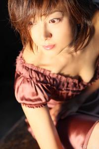 高清无水印美女壁纸上千套9000张 - 1.jpg