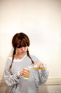 高清无水印美女壁纸上千套9000张 - 1.jpg