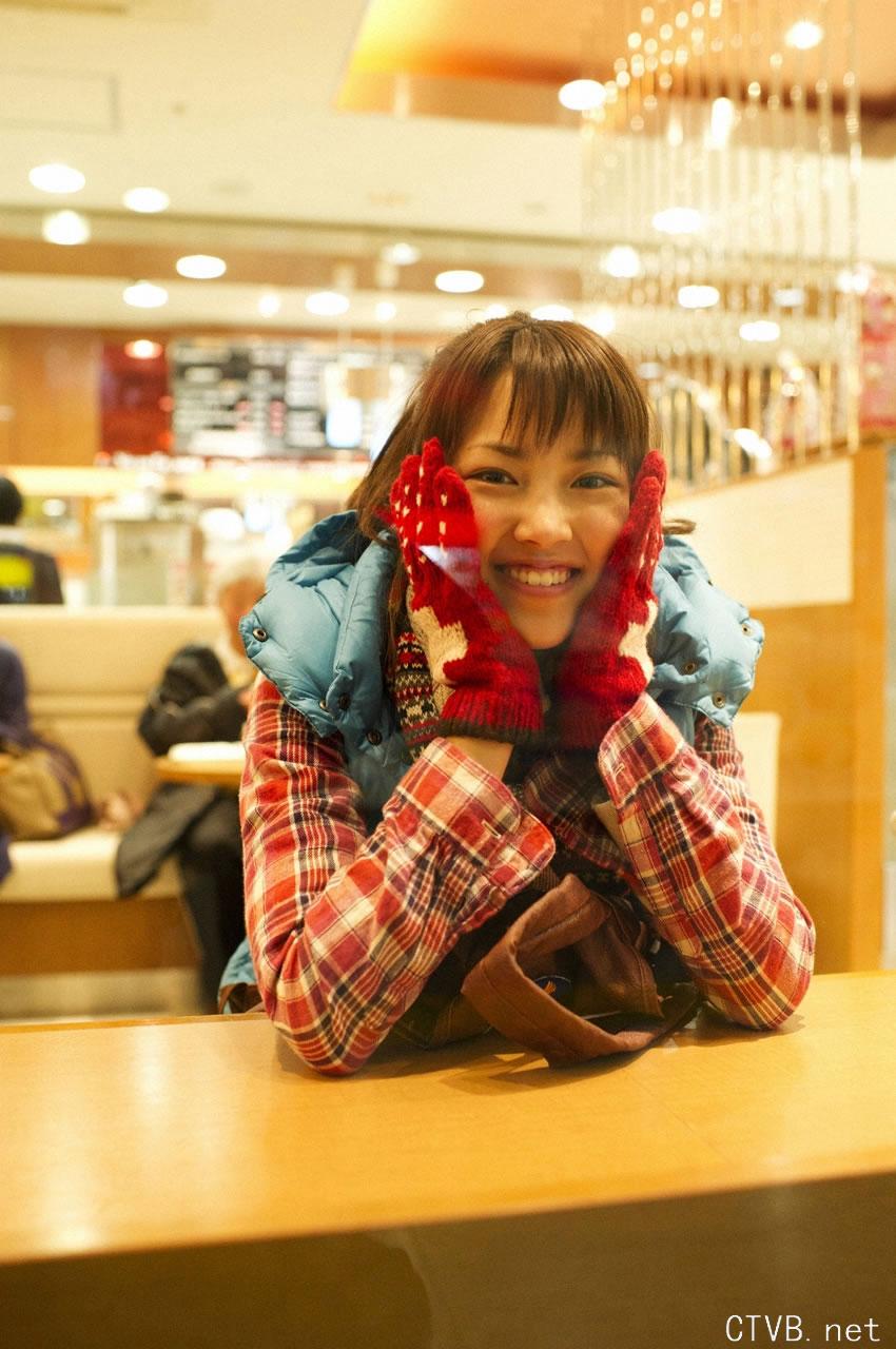 高清无水印美女壁纸上千套9000张 - 1.jpg